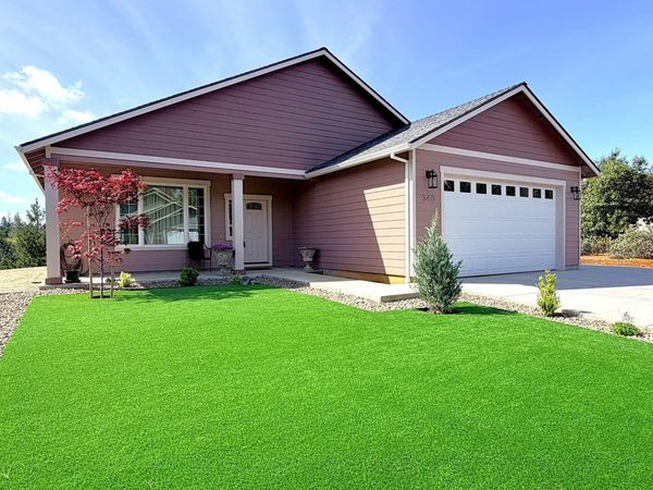 340 Cedar Ridge Drive, Cave Junction, OR 97523