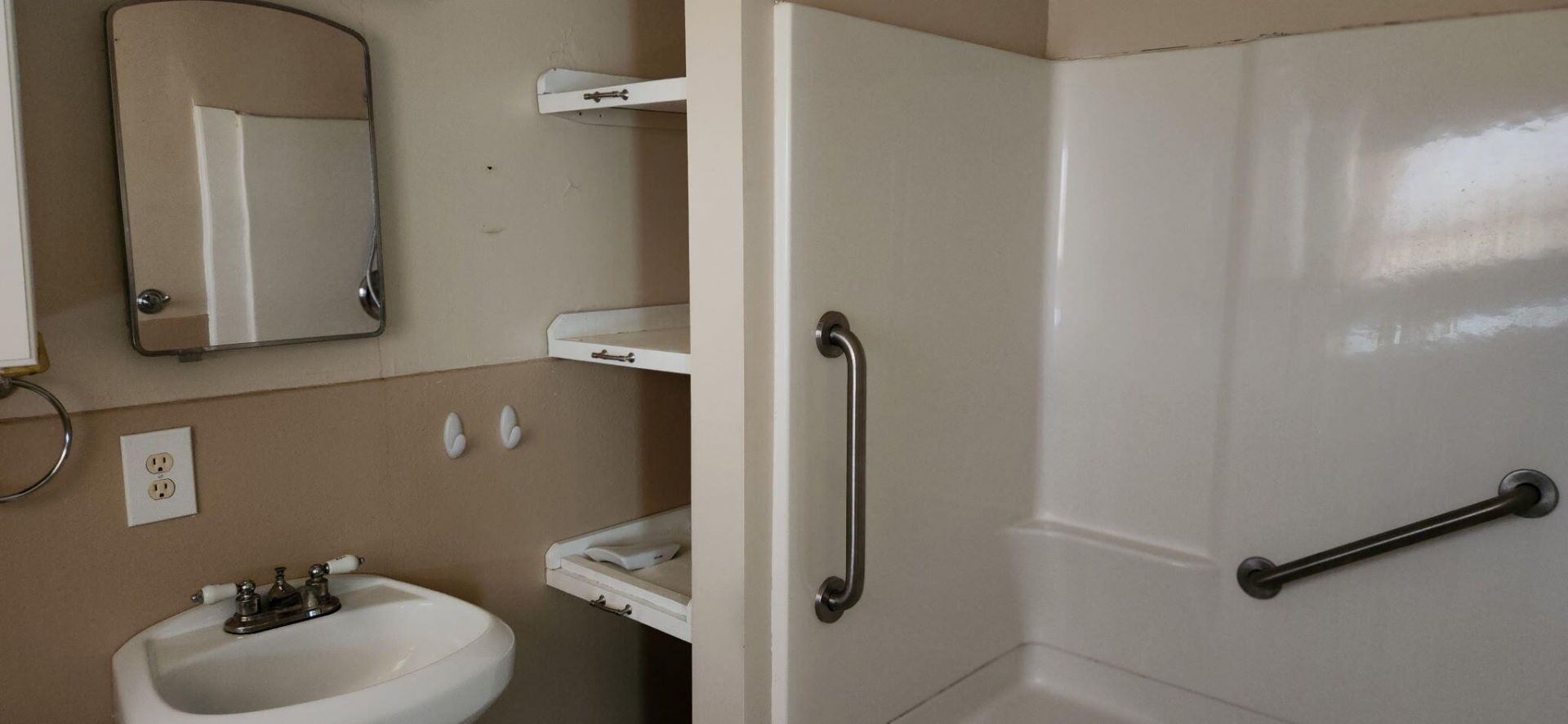 9851 Charleston Highway Photo 27