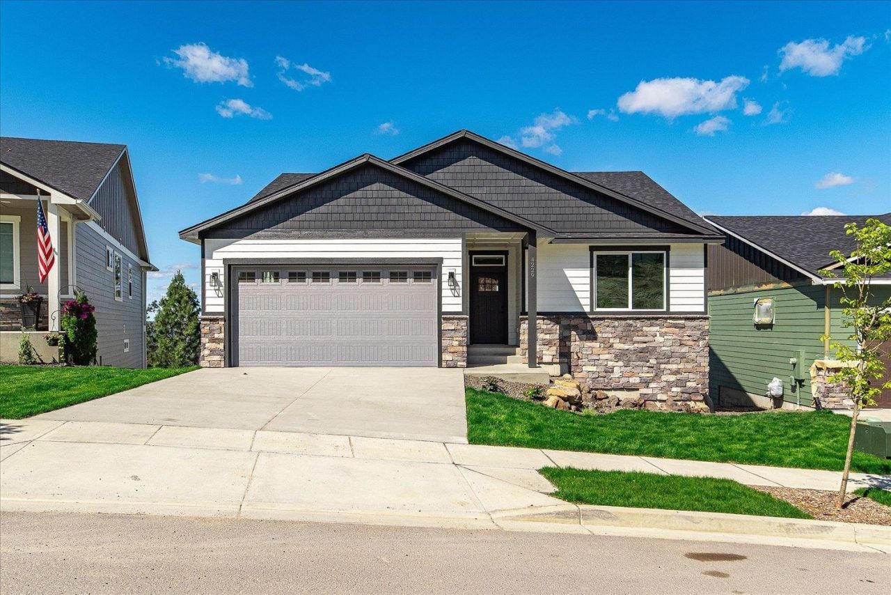 4229 W Tolliver Ct, Spokane, WA 99208 Main Photo