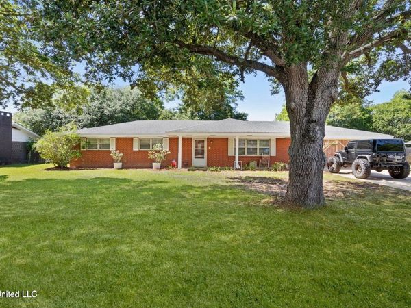 2208 Popp'S Ferry Road, Biloxi, MS 39532