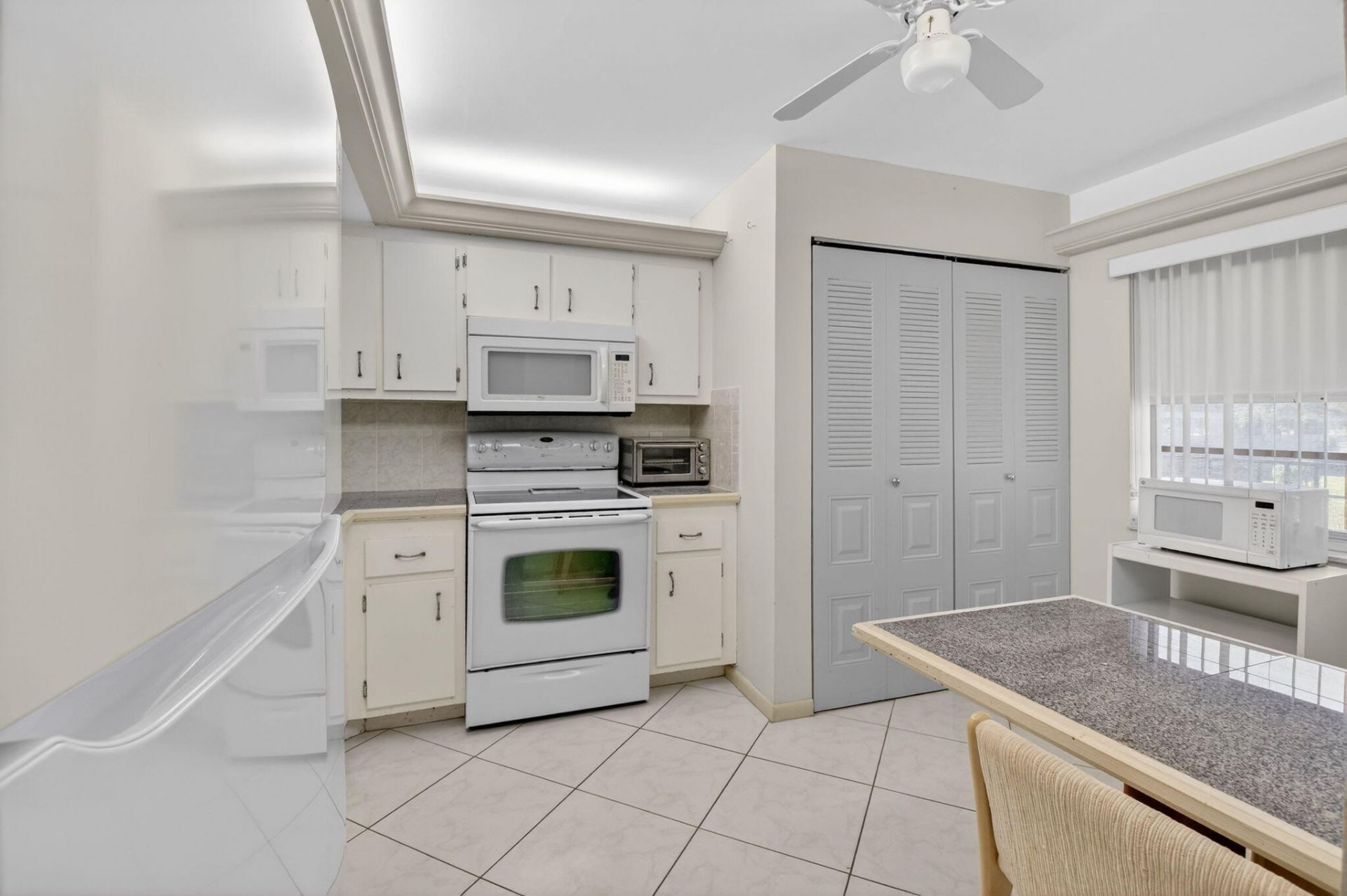 27 Abbey Lane, Unit 207, Delray Beach, FL 33446 Photo