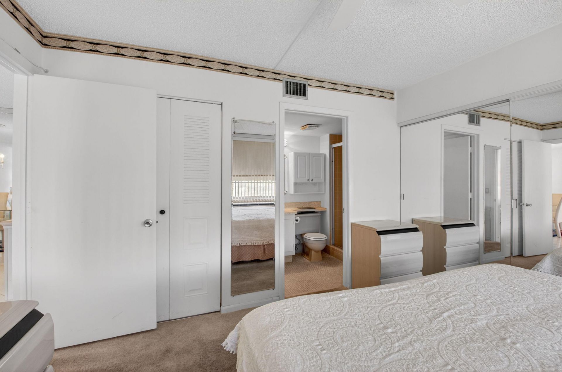 27 Abbey Lane, Unit 207, Delray Beach, FL 33446 Photo