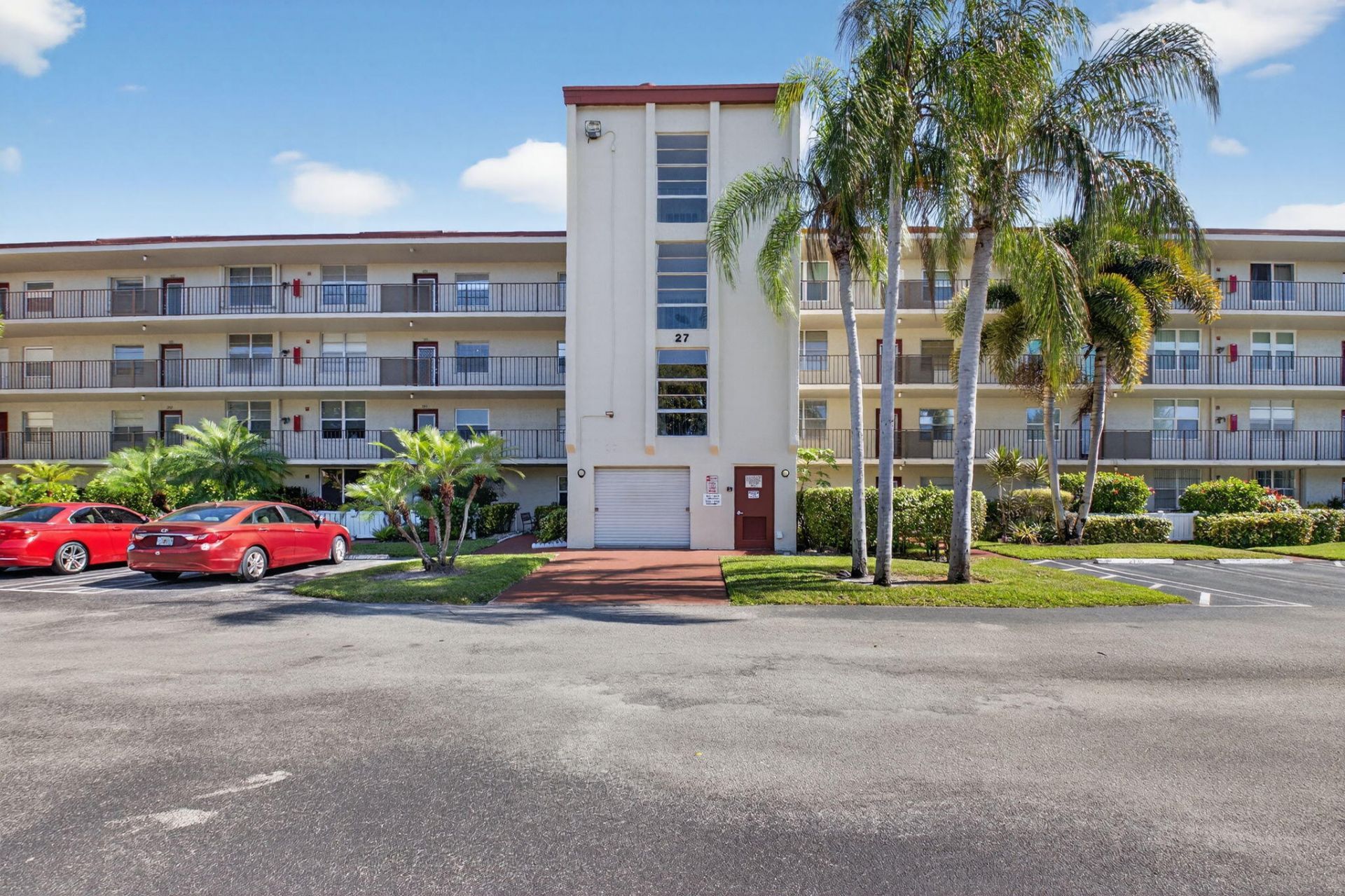 27 Abbey Lane, Unit 207, Delray Beach, FL 33446 Photo