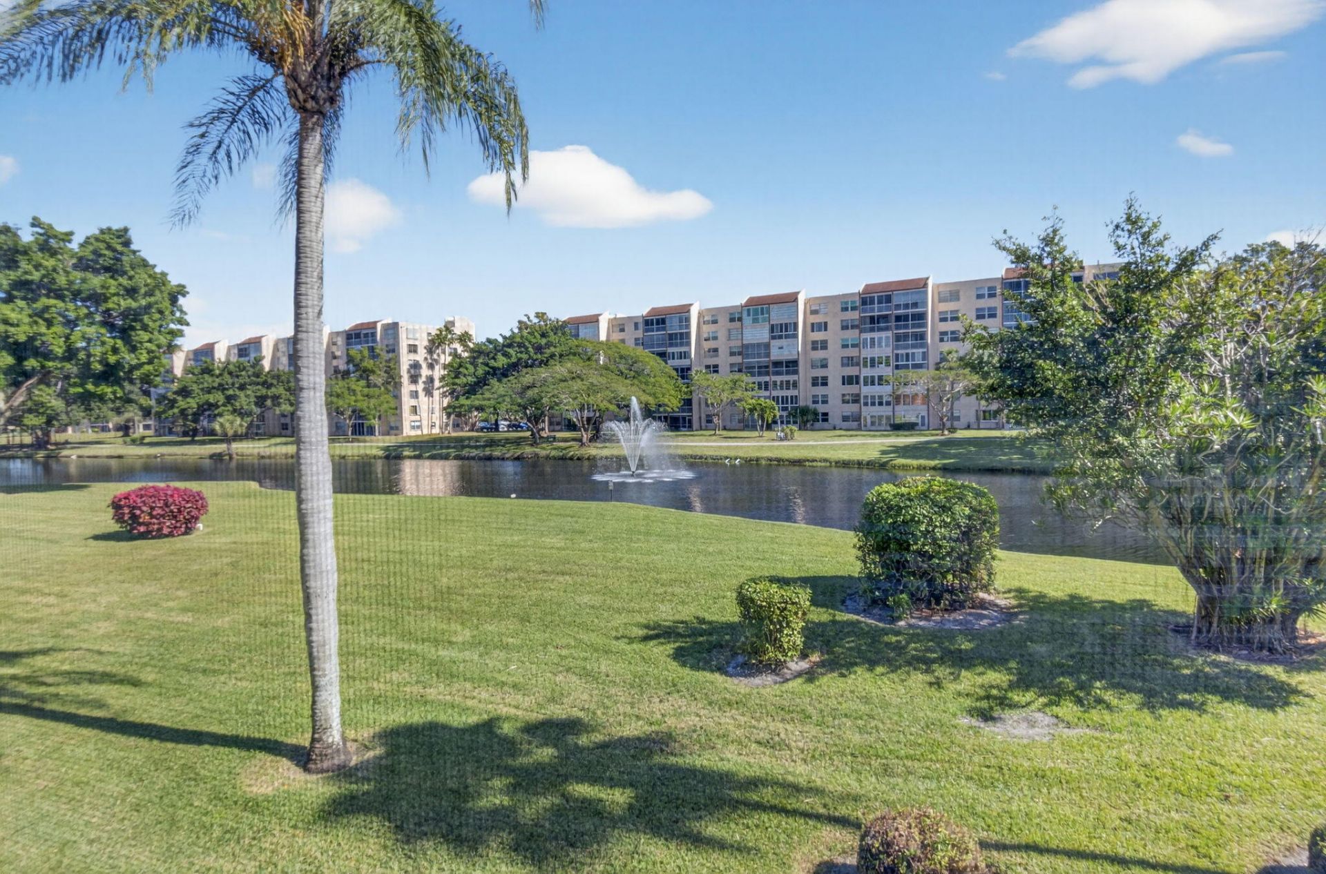 27 Abbey Lane, Unit 207, Delray Beach, FL 33446 Photo