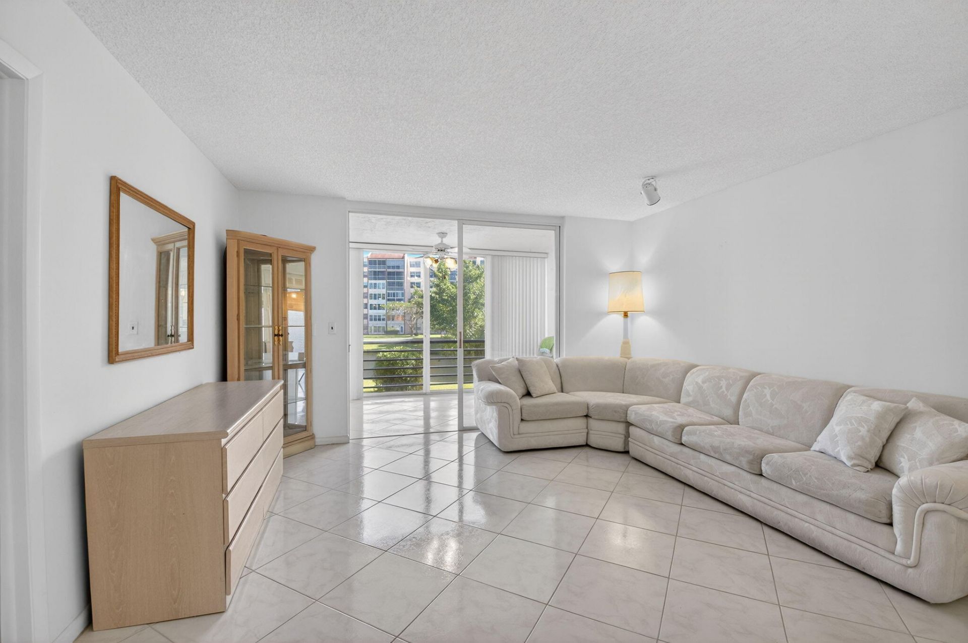 27 Abbey Lane, Unit 207, Delray Beach, FL 33446 Photo