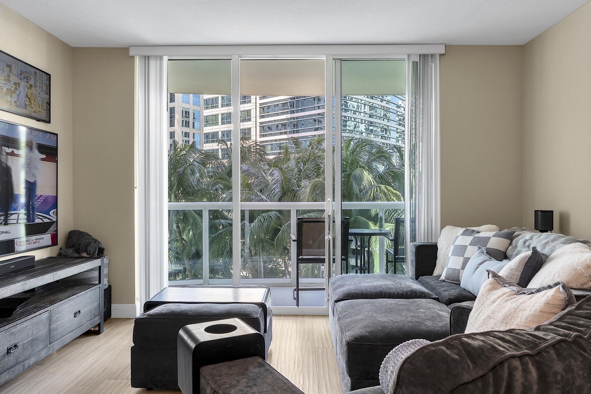 347 N New River Drive E, Unit 1007, Fort Lauderdale, FL 33301 Photo