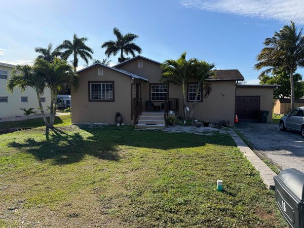 16 NW Avenue G, Belle Glade, FL 33430