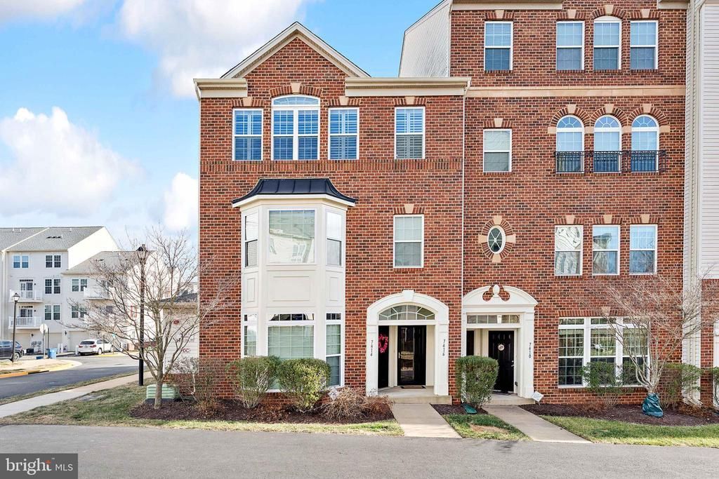 7416 Brunson Circle, Gainesville, VA 20155 Main Photo