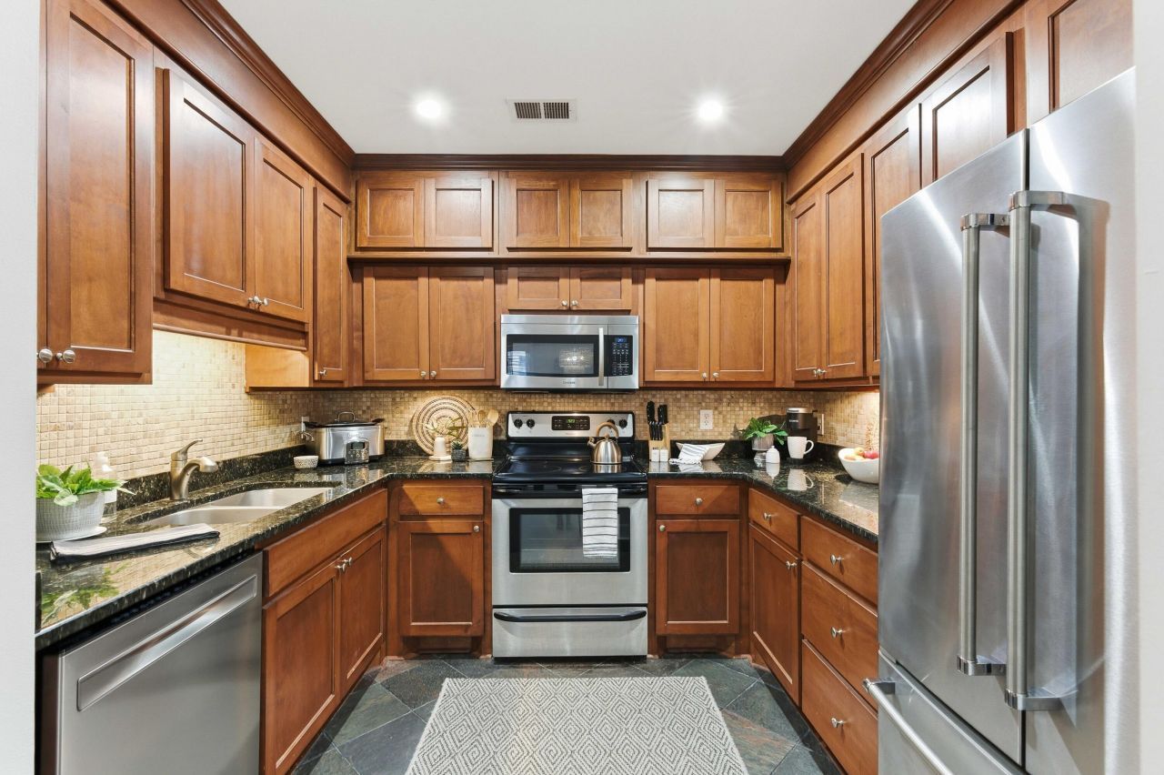 79 Society Street Photo 10