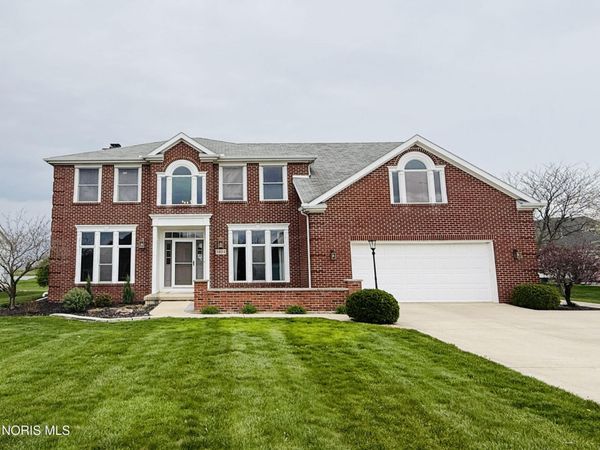 1404 Muirfield Drive, Bowling Green, OH 43402