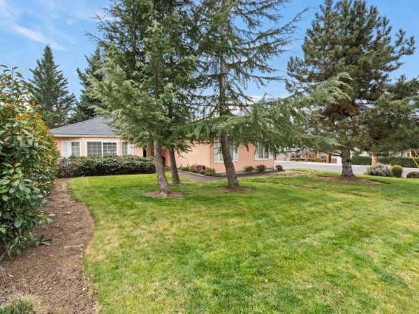 3402 Lone Pine Road, Medford, OR 97504