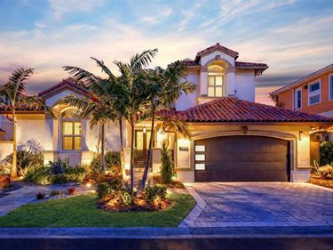 4635 DOLPHIN CAY LANE S, ST PETERSBURG, FL 33711