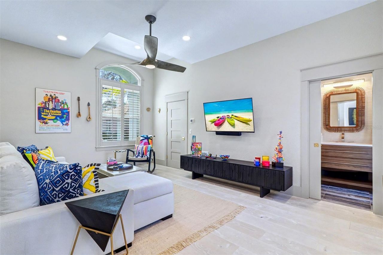 4635 Dolphin Cay Lane S, Saint Petersburg, FL 33711 Photo