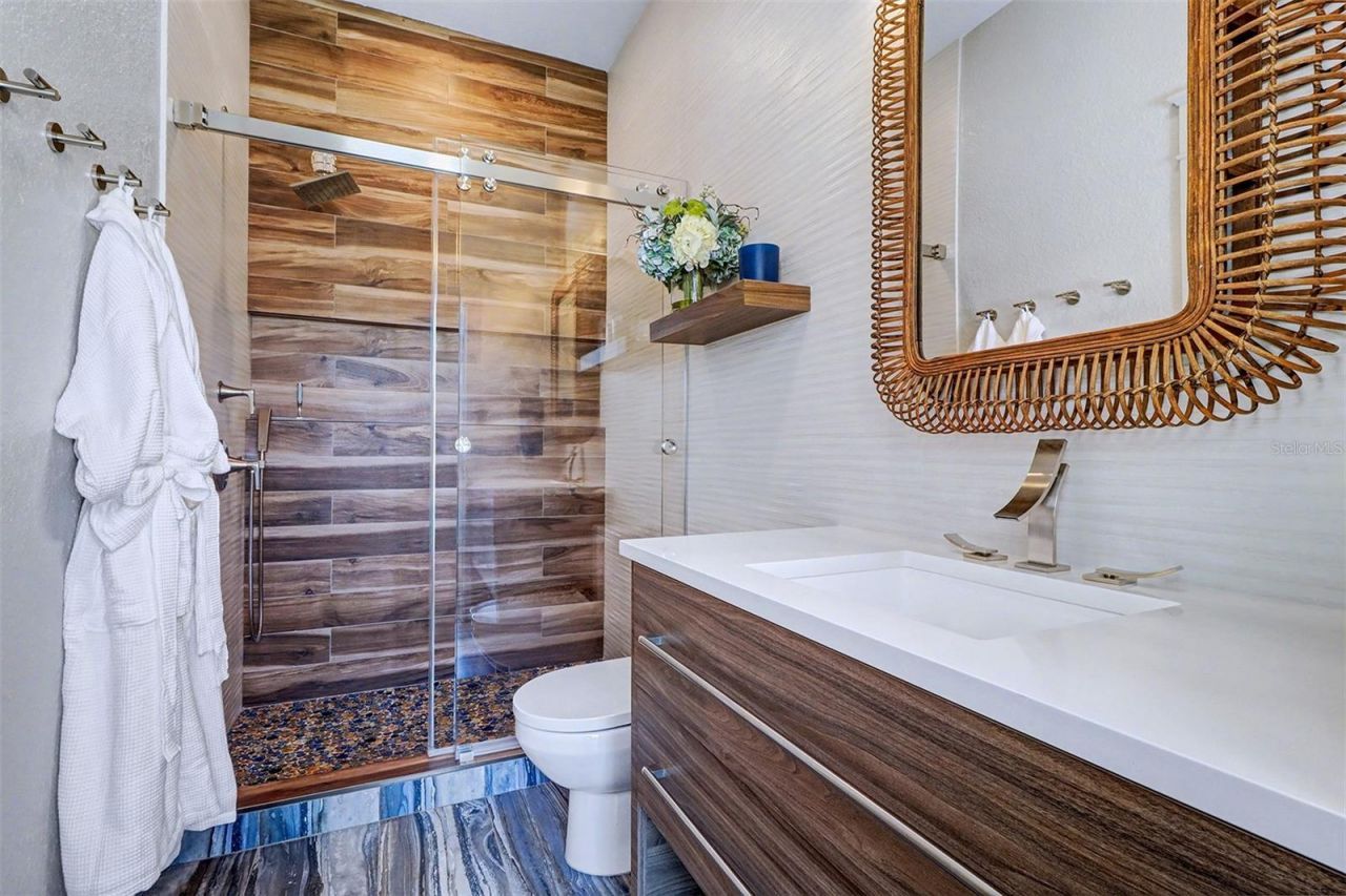 4635 Dolphin Cay Lane S, Saint Petersburg, FL 33711 Photo