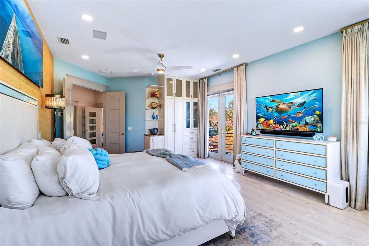 4635 Dolphin Cay Lane S, Saint Petersburg, FL 33711 Photo