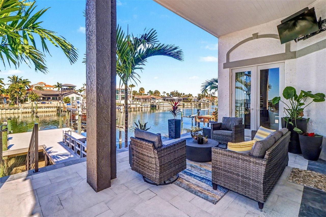 4635 Dolphin Cay Lane S, Saint Petersburg, FL 33711 Photo