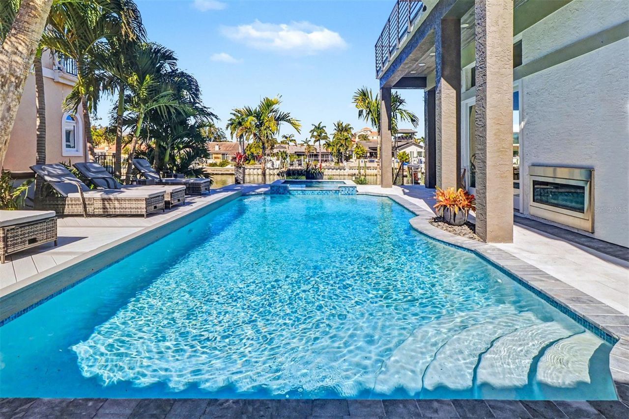 4635 Dolphin Cay Lane S, Saint Petersburg, FL 33711 Photo