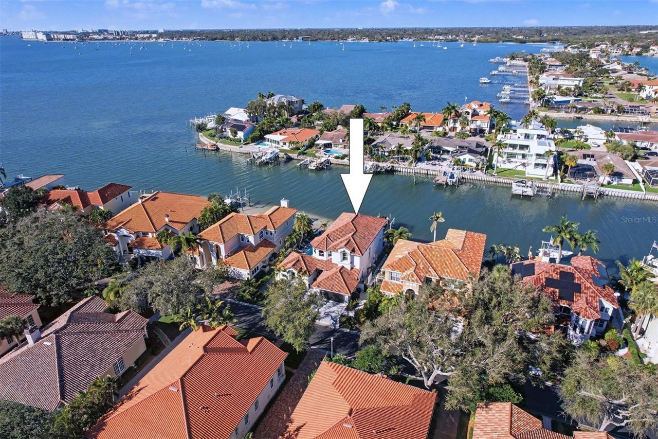 4635 Dolphin Cay Lane S, Saint Petersburg, FL 33711 Photo