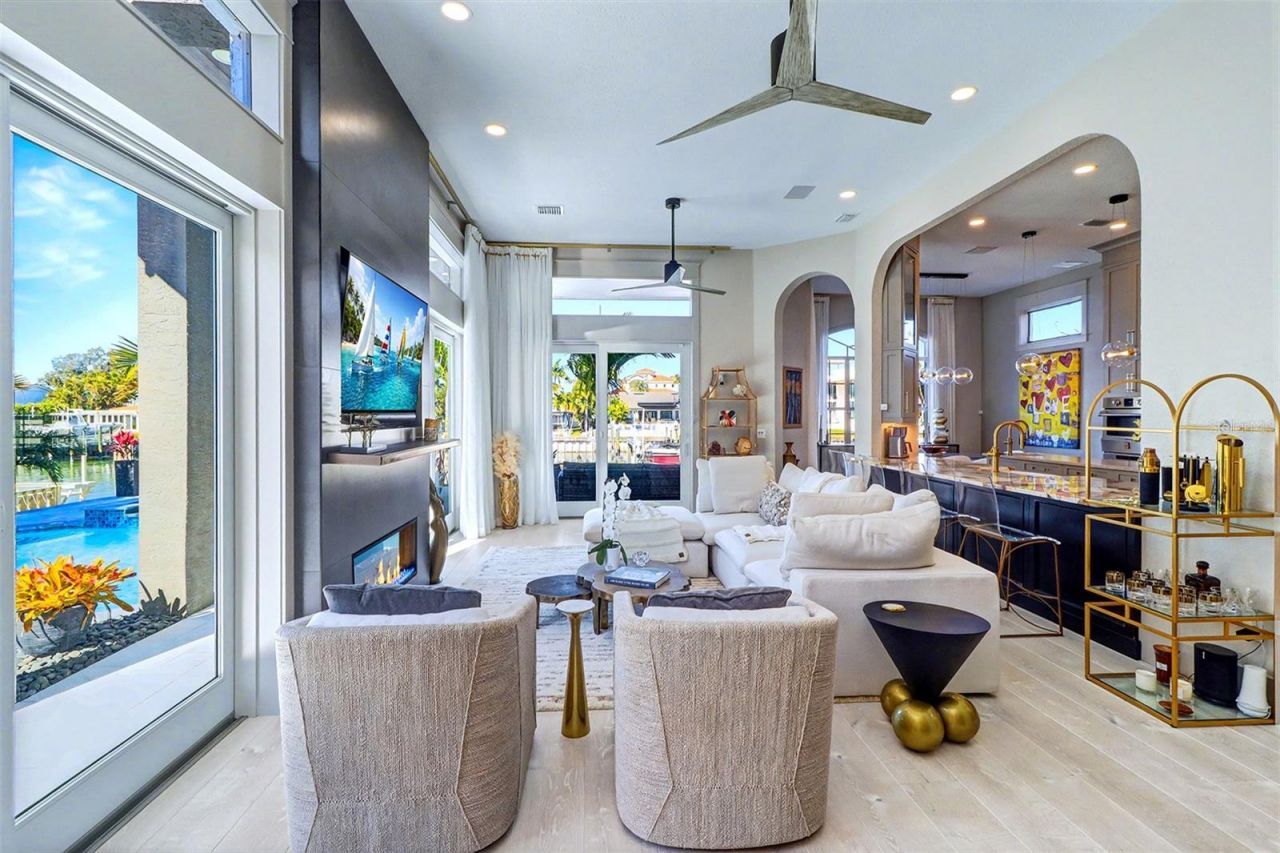 4635 Dolphin Cay Lane S, Saint Petersburg, FL 33711 Photo