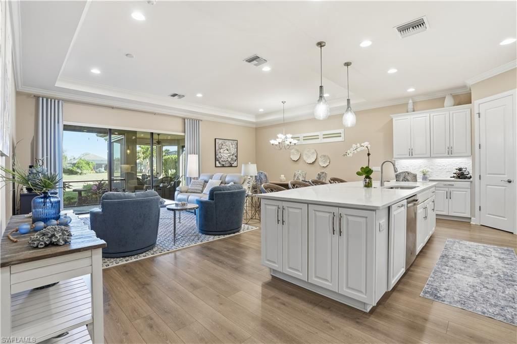 8665 Dilillo Ct, Naples, FL 34119 Photo