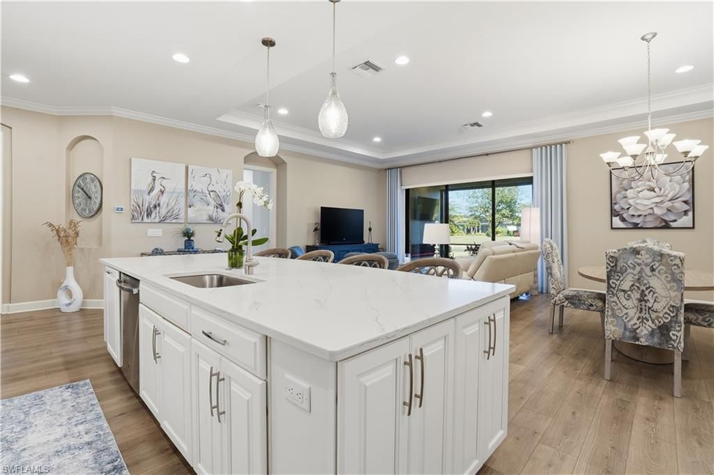 8665 Dilillo Ct, Naples, FL 34119 Photo
