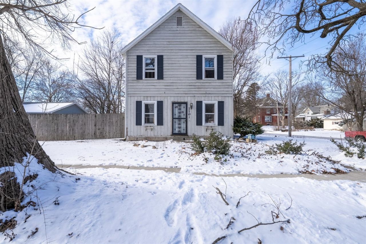 1101 Low Street, Bloomington, IL 61701 Main Photo