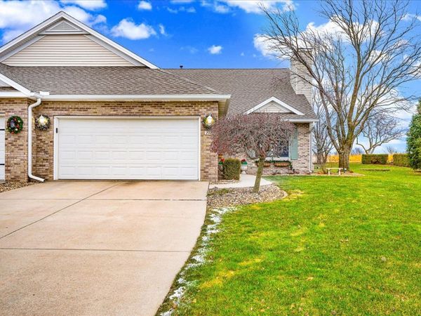717 Thistlewood Cc Court, Normal, IL 61761