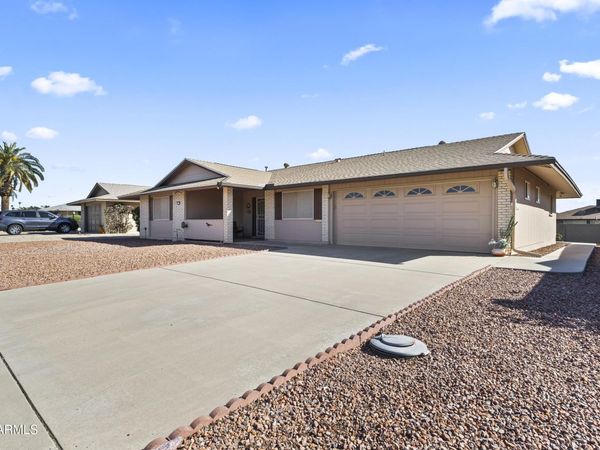 10733 W Saratoga Circle, Sun City, AZ 85351