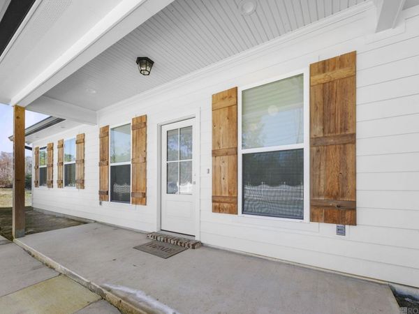 26400 Ponchatoula Dr, Springfield, LA 70462