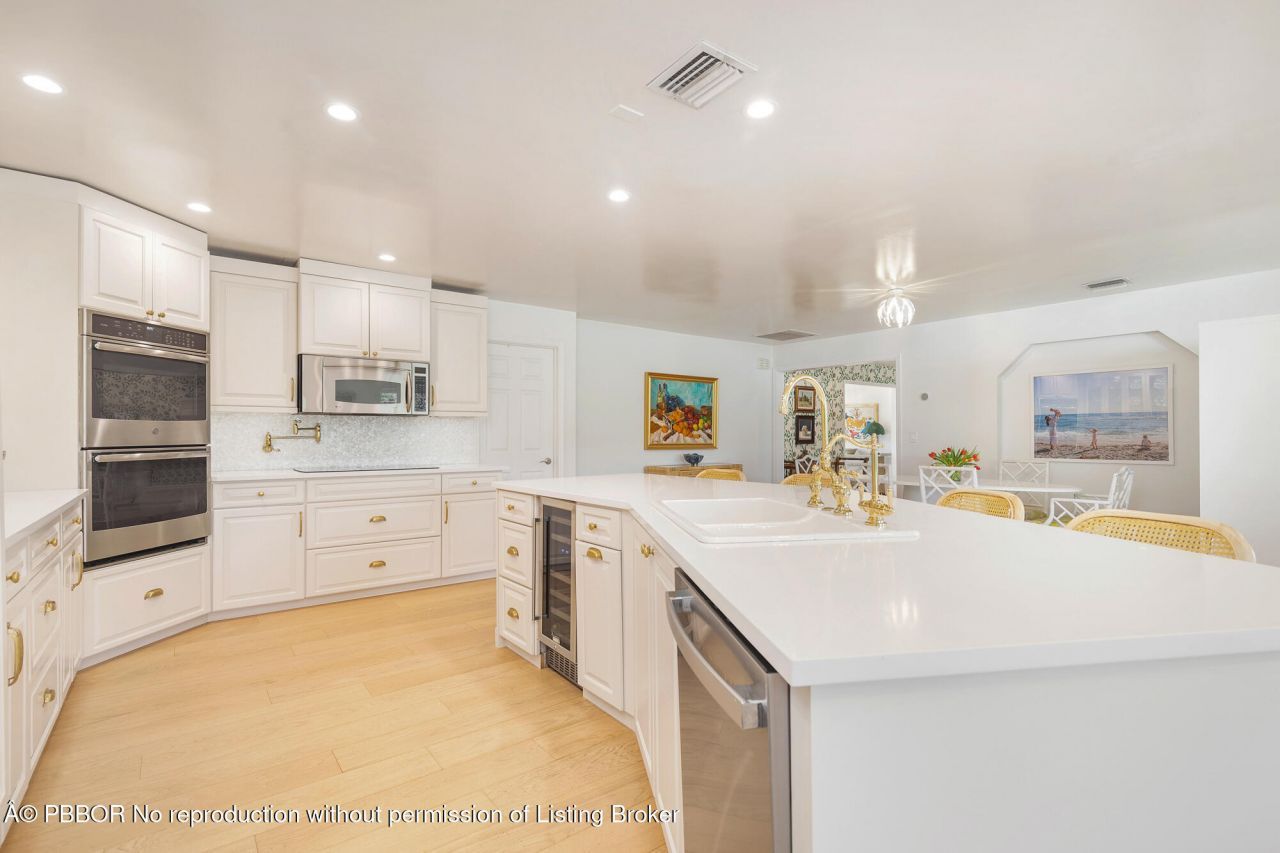 3125 Embassy Drive, West Palm Beach, FL 33401 Photo