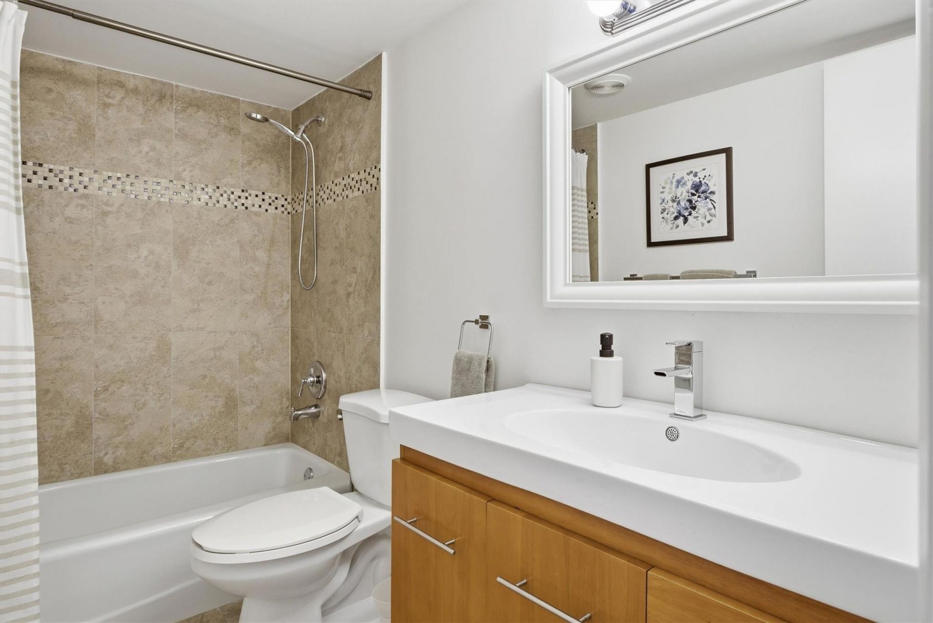 3930 E Inverrary Boulevard, Unit 605D, Fort Lauderdale, FL 33319 Photo