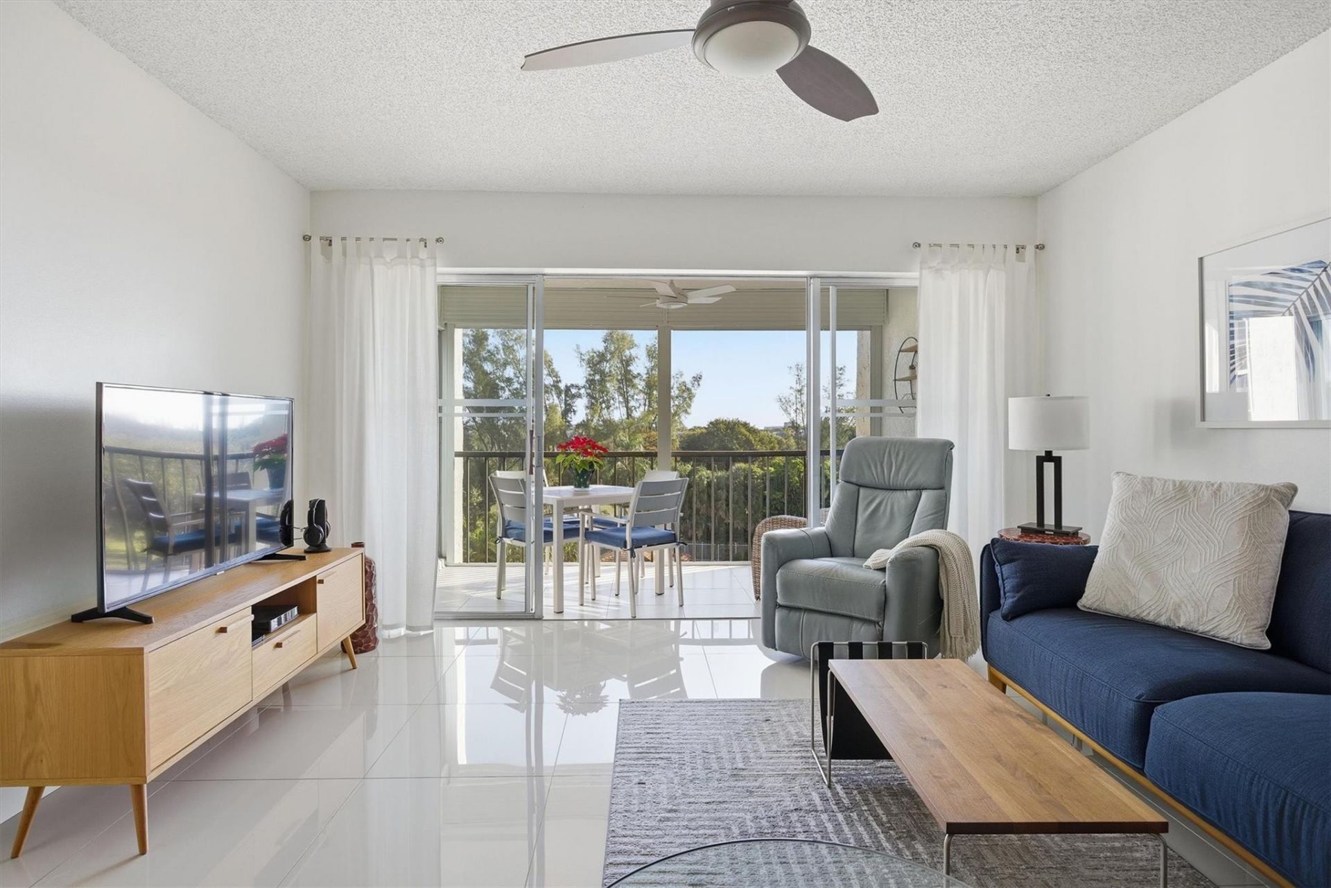 3930 E Inverrary Boulevard, Unit 605D, Fort Lauderdale, FL 33319 Photo