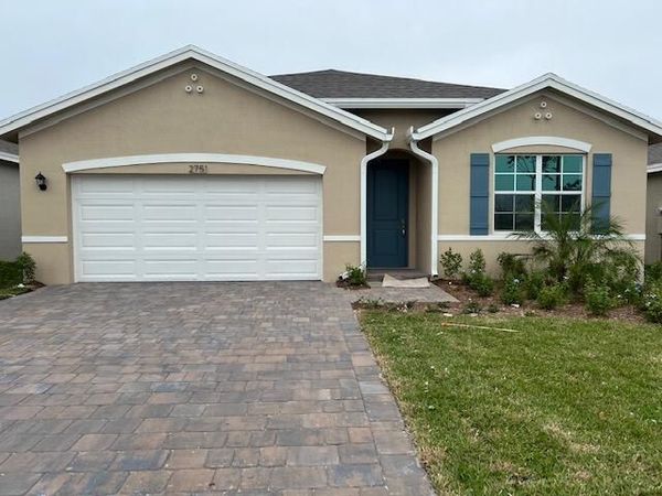 2751 NE Breezeway Circle, Jensen Beach, FL 34957
