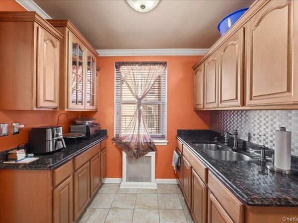 440 Warburton Avenue , Unit 3E, Yonkers, NY 10701