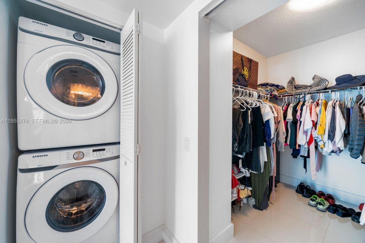 41 SE 5th St , Unit 1202, Miami, FL 33131 Photo