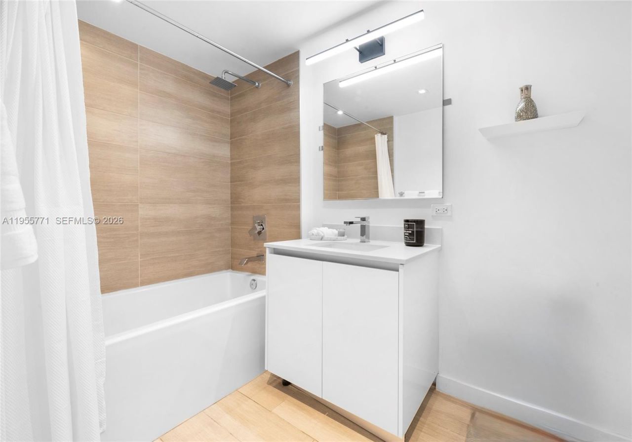 1600 SW 1st Ave, Unit 707, Miami, FL 33129 Photo