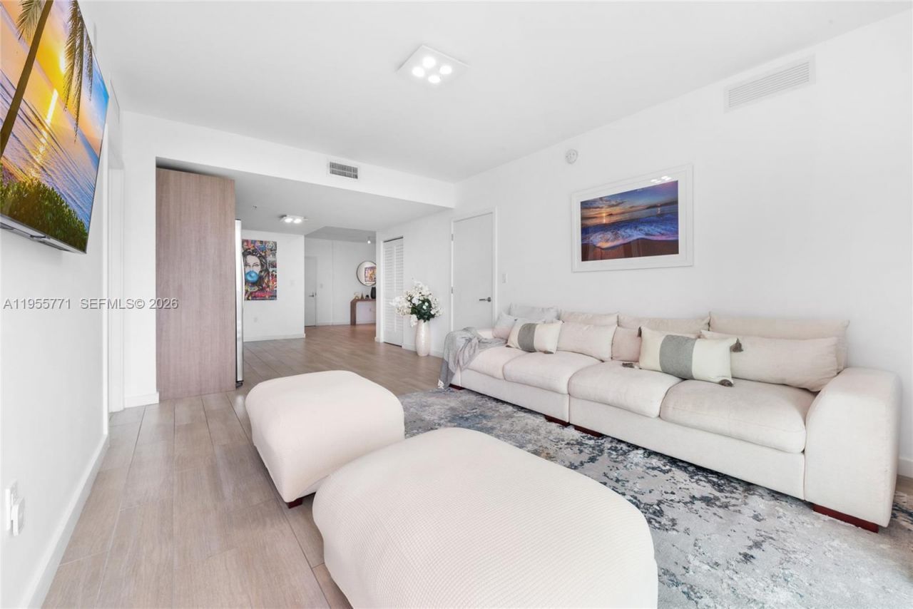 1600 SW 1st Ave, Unit 707, Miami, FL 33129 Photo