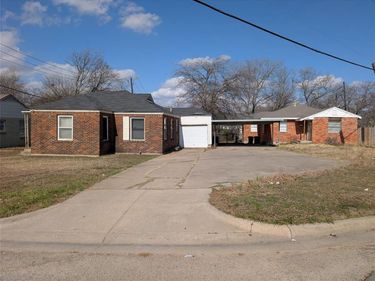 2600 W Bewick Street, Fort Worth, TX 76109