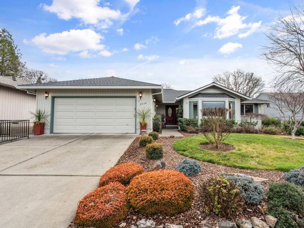 2414 Heritage Way, Medford, OR 97504