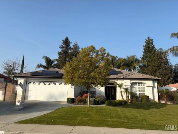 10616 Iron Creek Avenue, Bakersfield, CA 93312