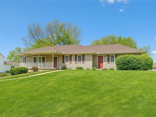 915 WALNUT Street, Valley Falls, KS 66088