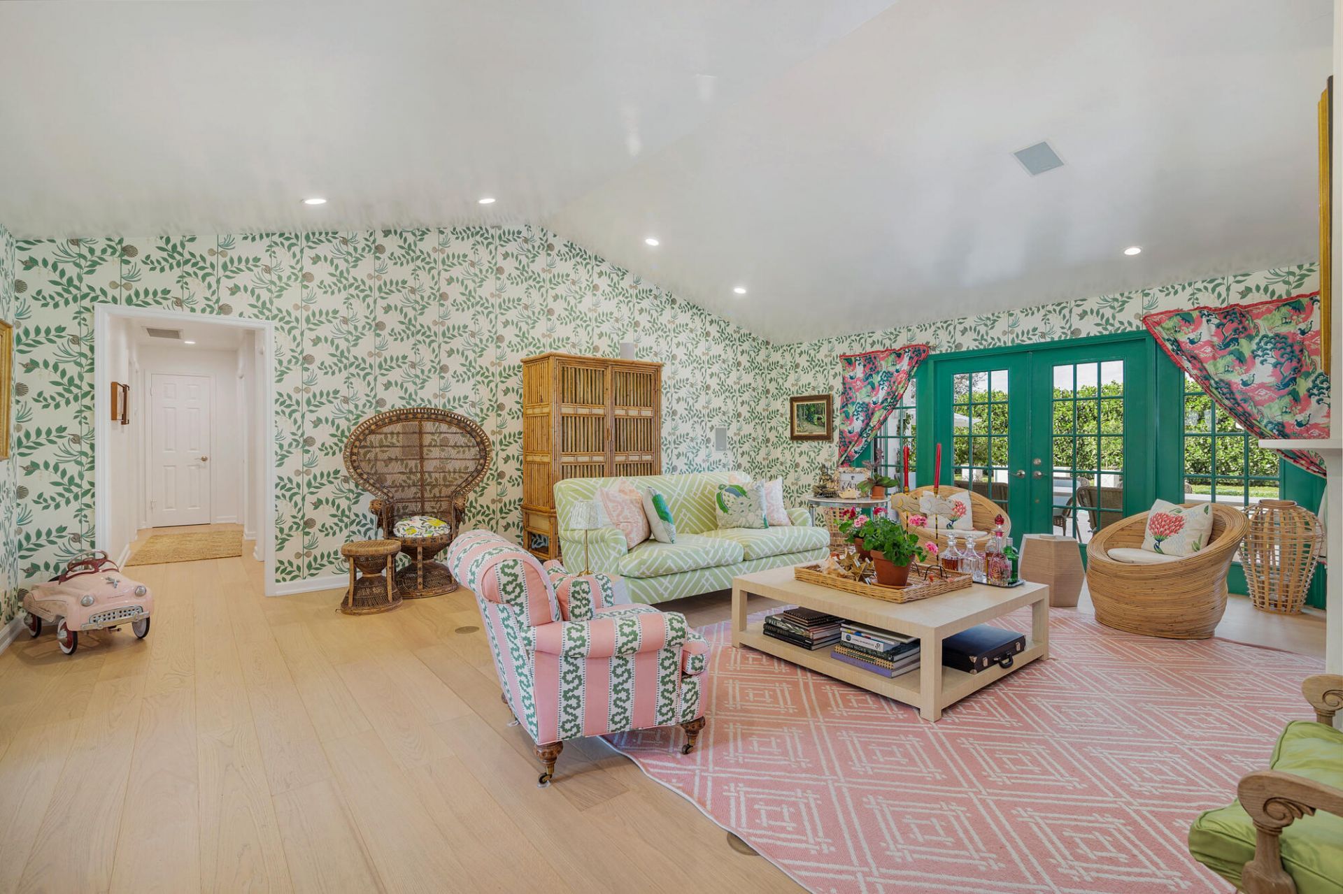 3125 Embassy Drive, West Palm Beach, FL 33401 Photo