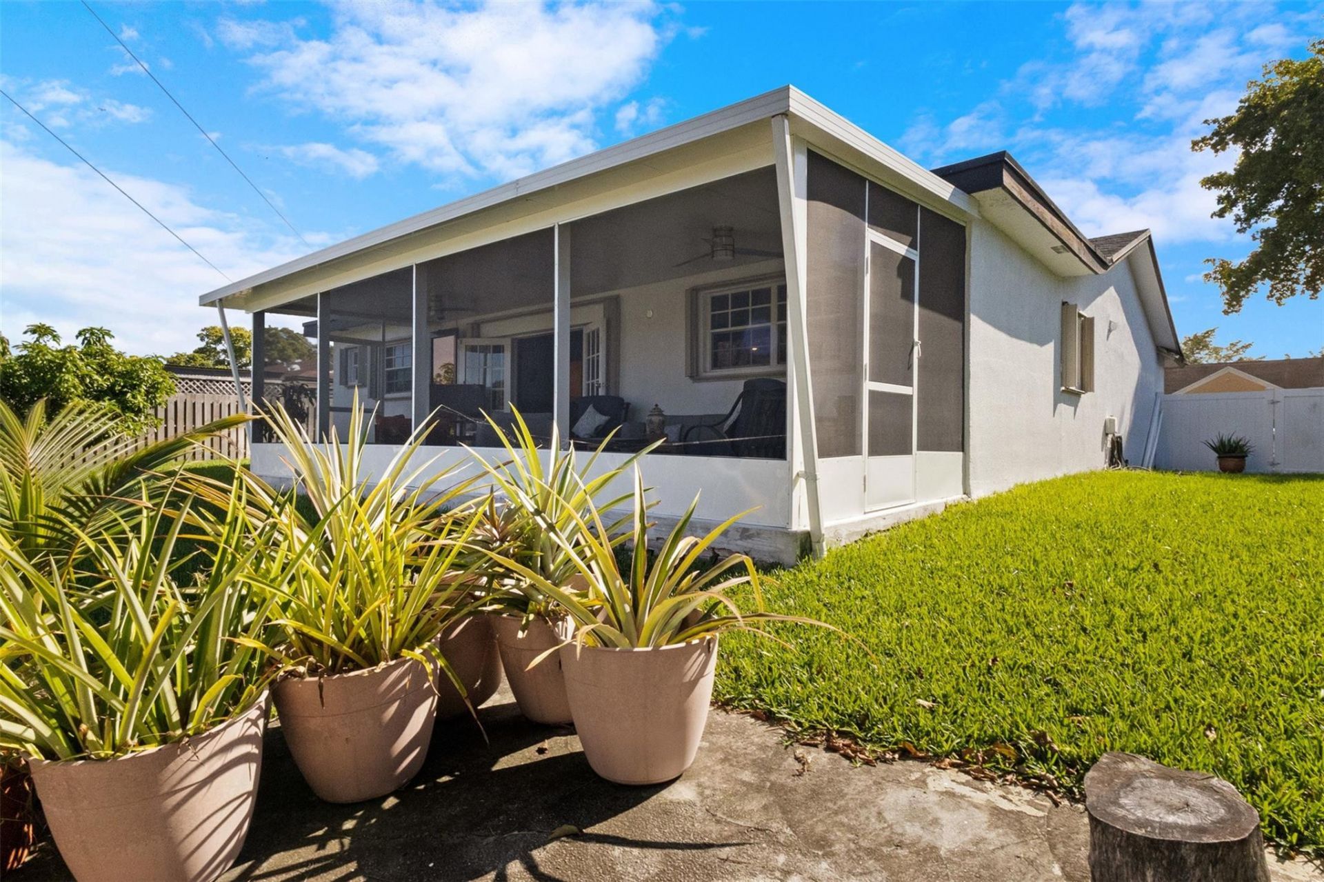 9231 N Cypress Circle, Miramar, FL 33025 Photo