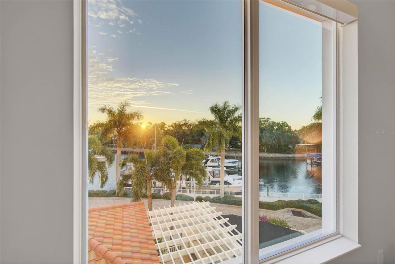 1325 Snell Isle Boulevard Ne, Unit 302, Saint Petersburg, FL 33704 Photo