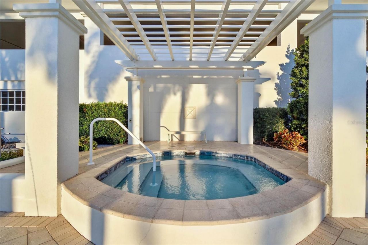 1325 Snell Isle Boulevard Ne, Unit 302, Saint Petersburg, FL 33704 Photo