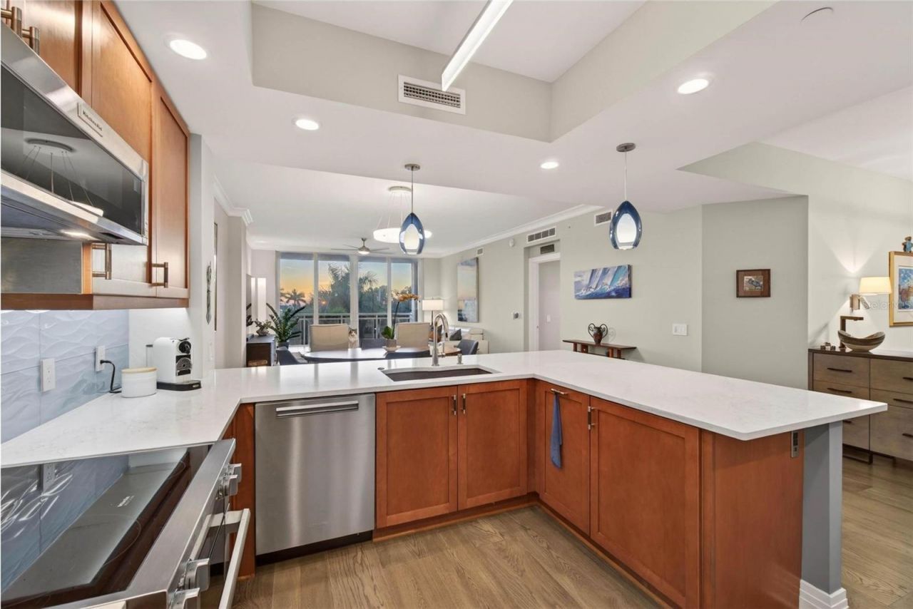 1325 Snell Isle Boulevard Ne, Unit 302, Saint Petersburg, FL 33704 Photo