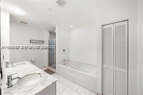 950 Brickell Bay Dr, Unit 200, Miami, FL 33131 Photo