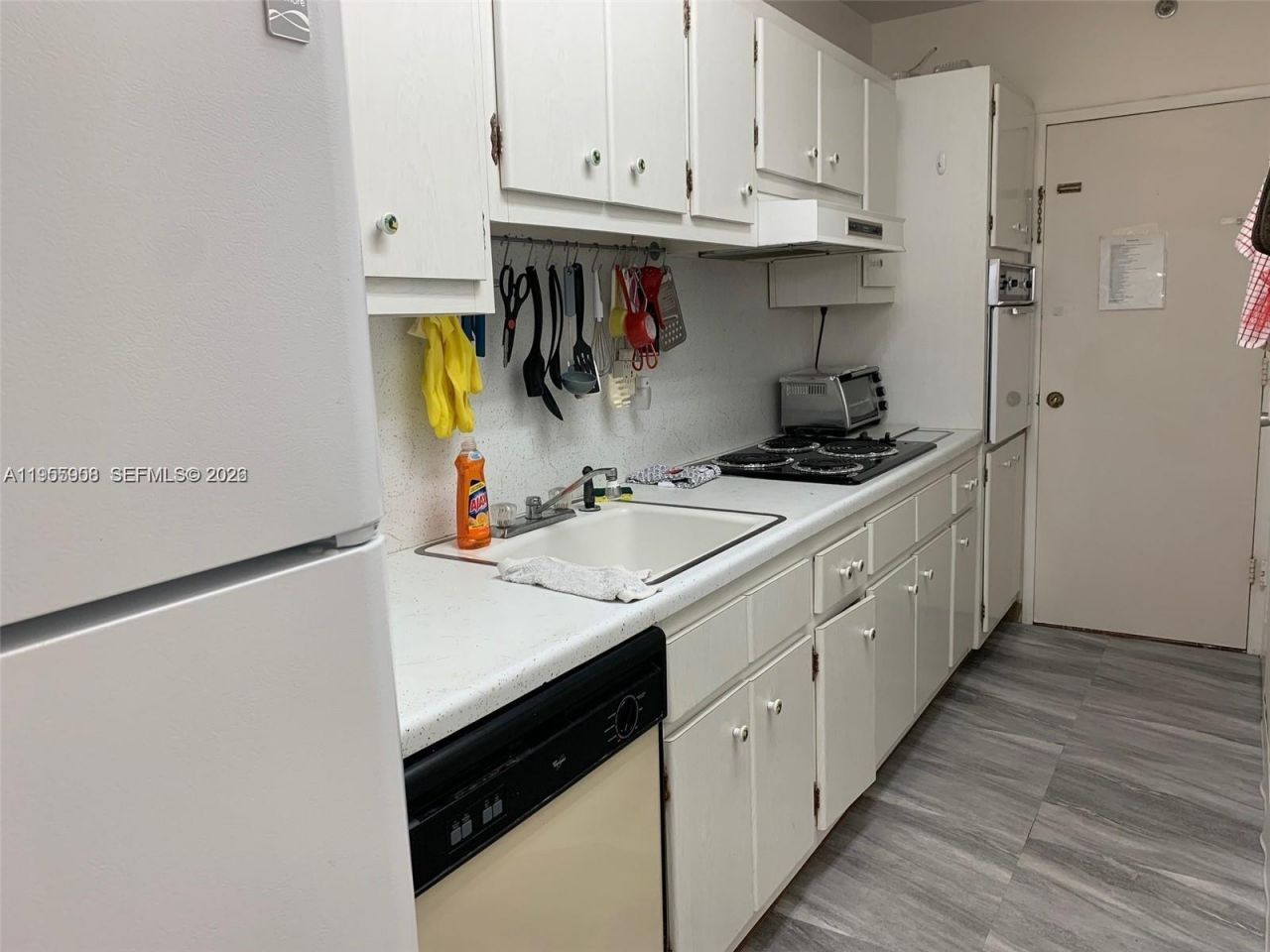 100 Lincoln Rd, Unit 903, Miami Beach, FL 33139 Photo