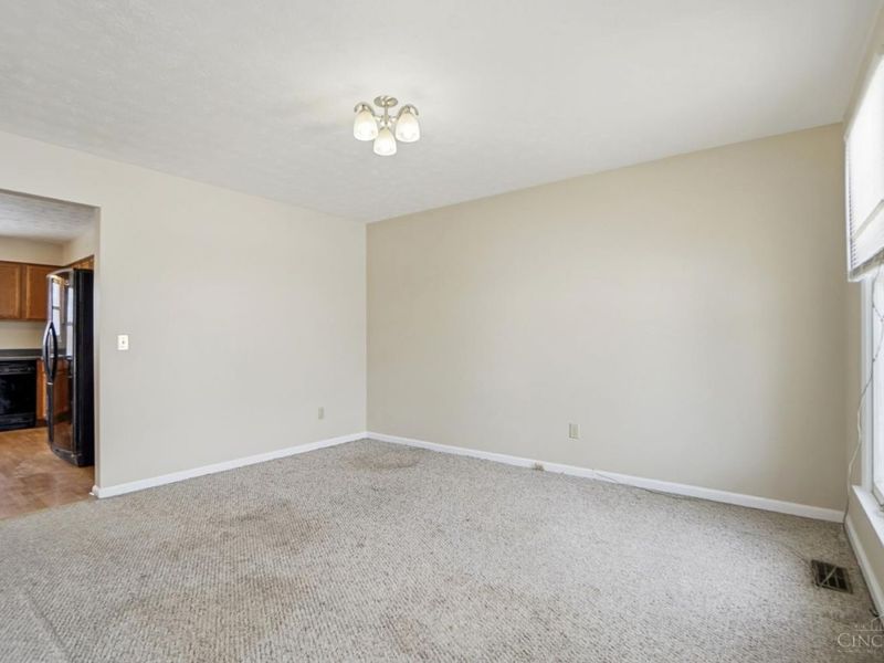 12020 Elkridge, Springdale, OH 45240 Photo 8