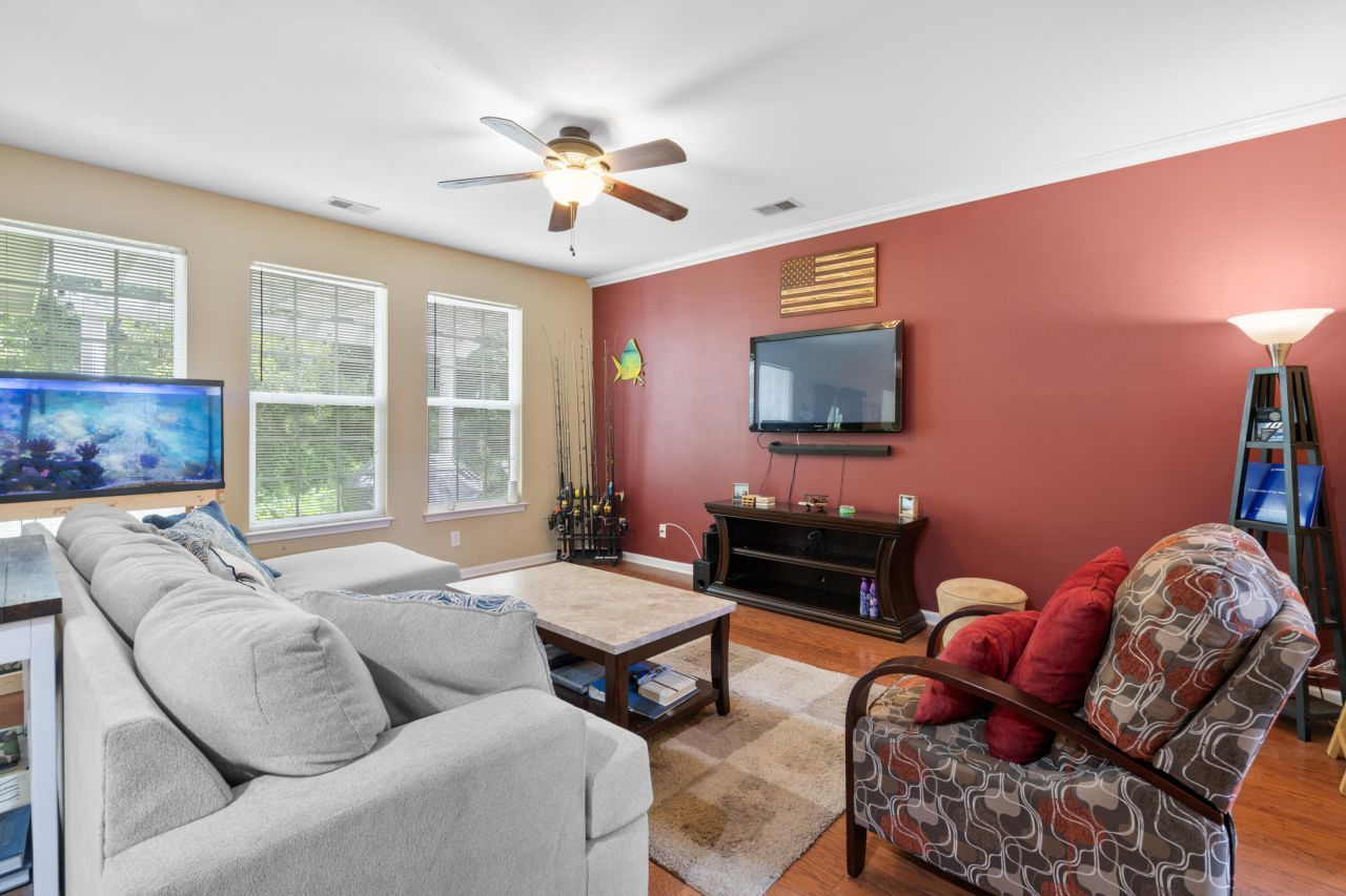 107 Rawlins Drive Photo 7